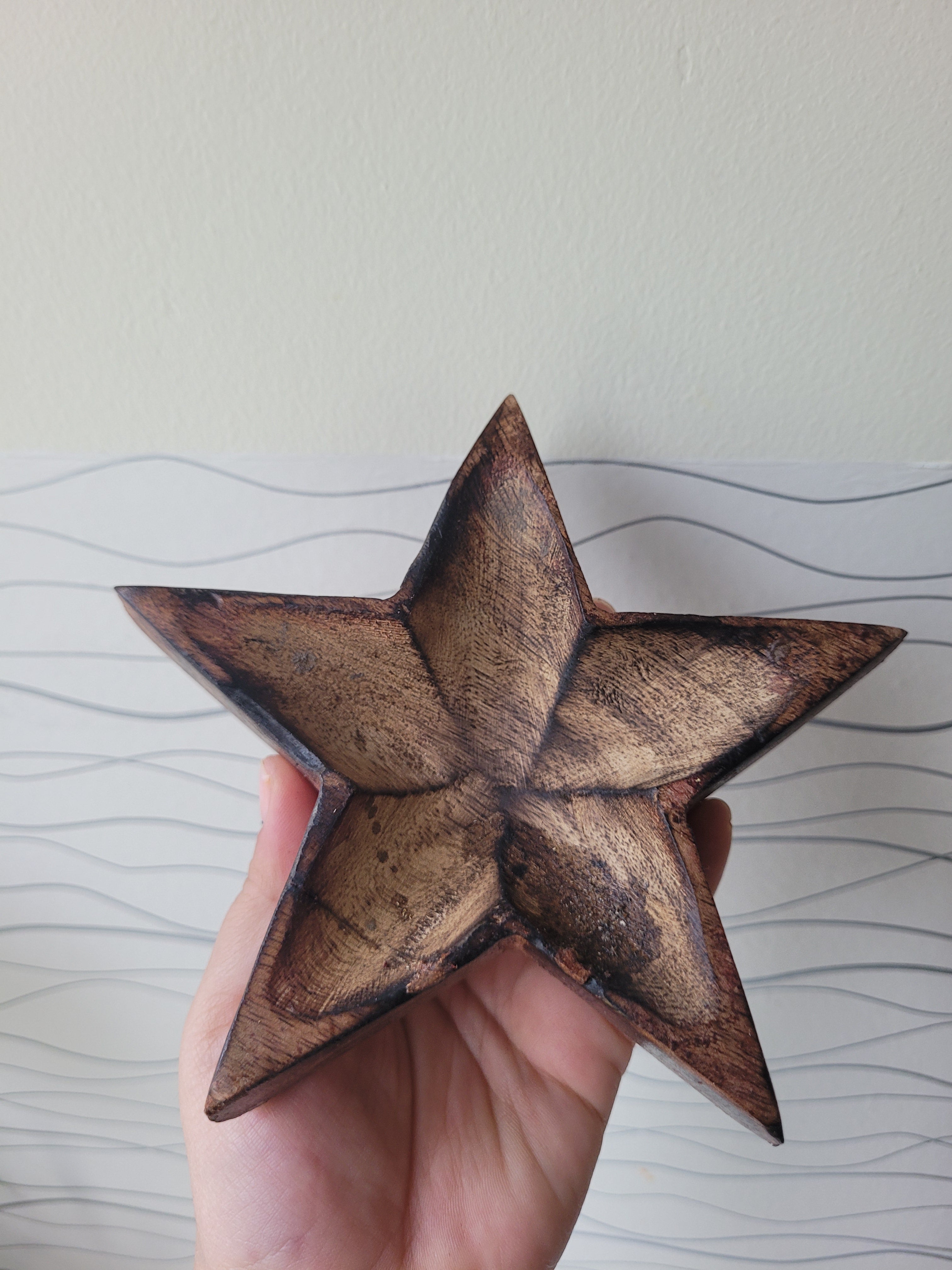 Star-Shaped Wooden Bowl – 5 Inch