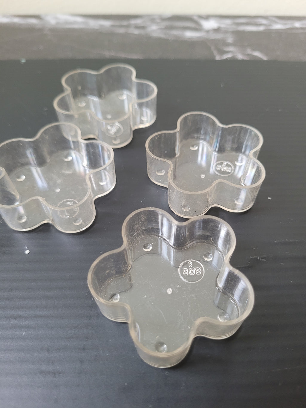 Flower Shaped Tealight (4×1.5 cm)