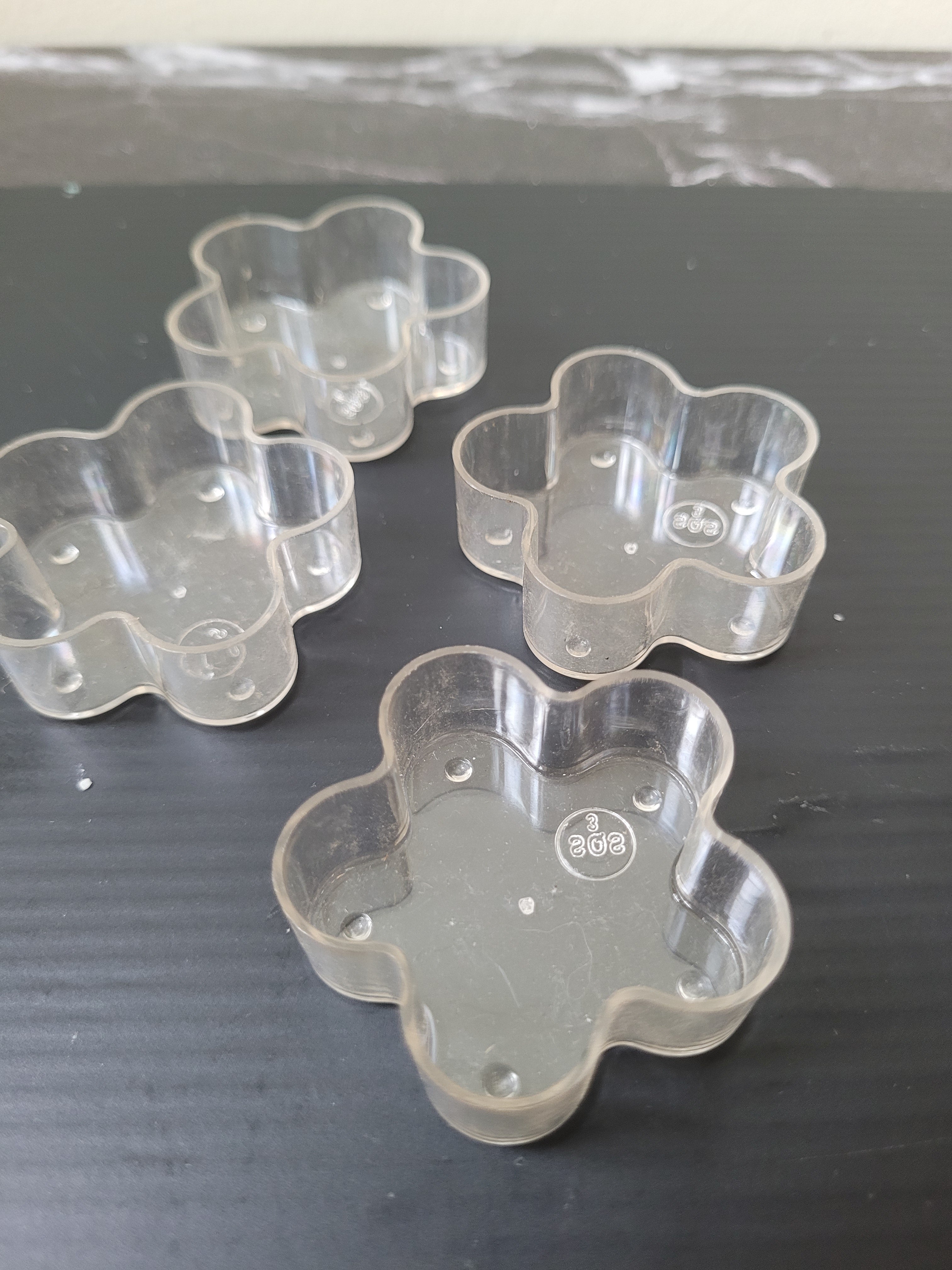 Flower Shaped Tealight (4×1.5 cm)