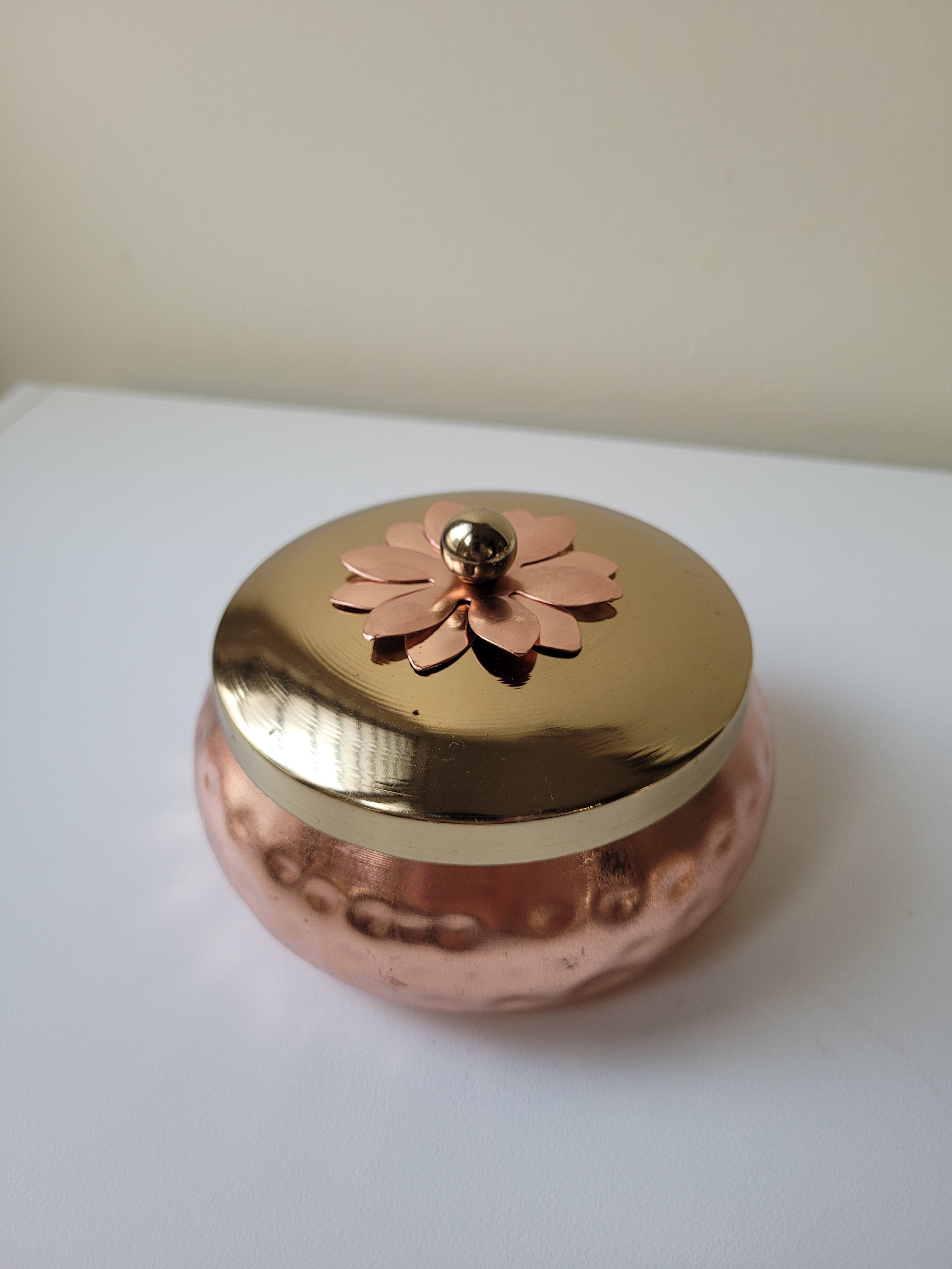 Premium Hammered Copper Finish Metal Urli Jar with Lid (4" x 2")